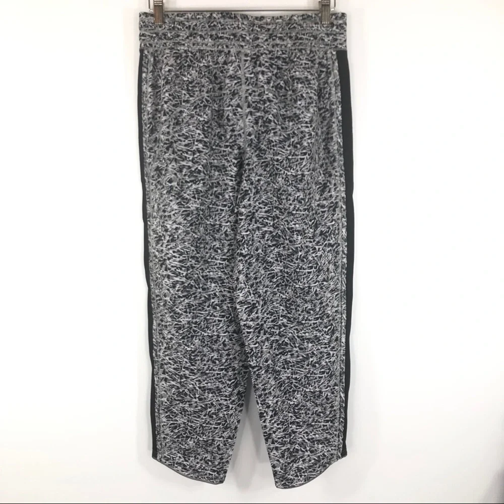 Lululemon For‎ Love Crop Mini Ripple White Seal